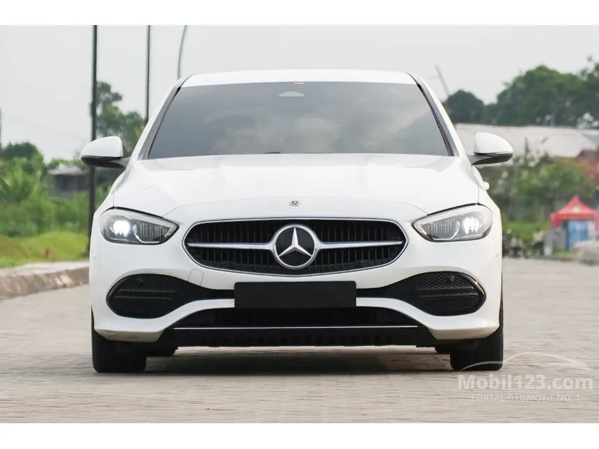 2022 Mercedes-Benz C200 Avantgarde Line Sedan