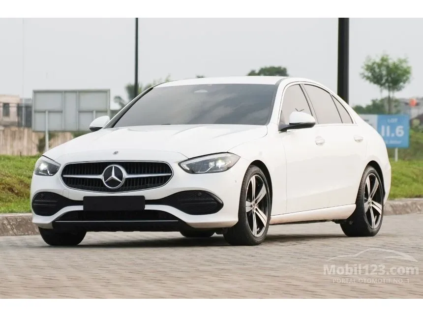 2022 Mercedes-Benz C200 Avantgarde Line Sedan