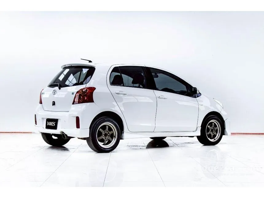 2013 Toyota YARIS G Hatchback
