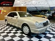 2002 Mercedes-Benz E240 2.6 W210 (ปี 95-03) Avantgarde Sedan