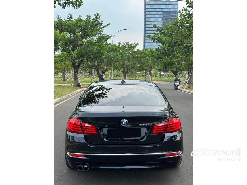 2015 BMW 520i Luxury Sedan