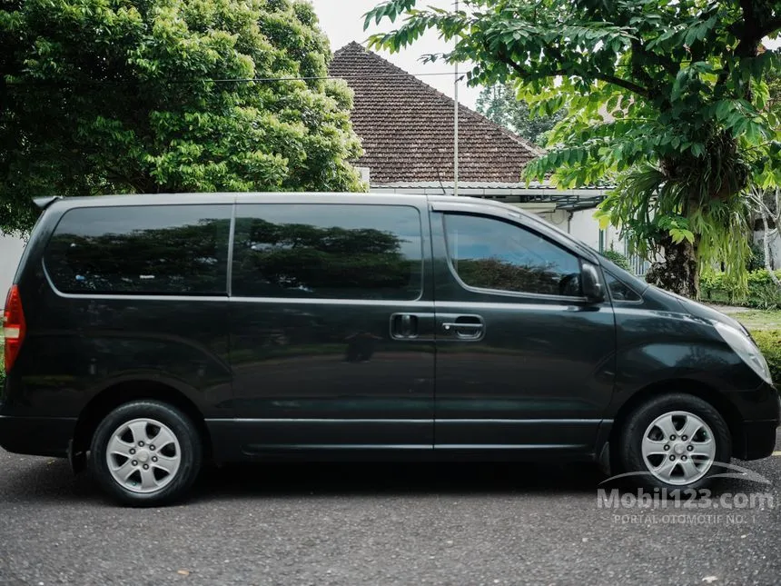 2010 Hyundai H-1 XG MPV