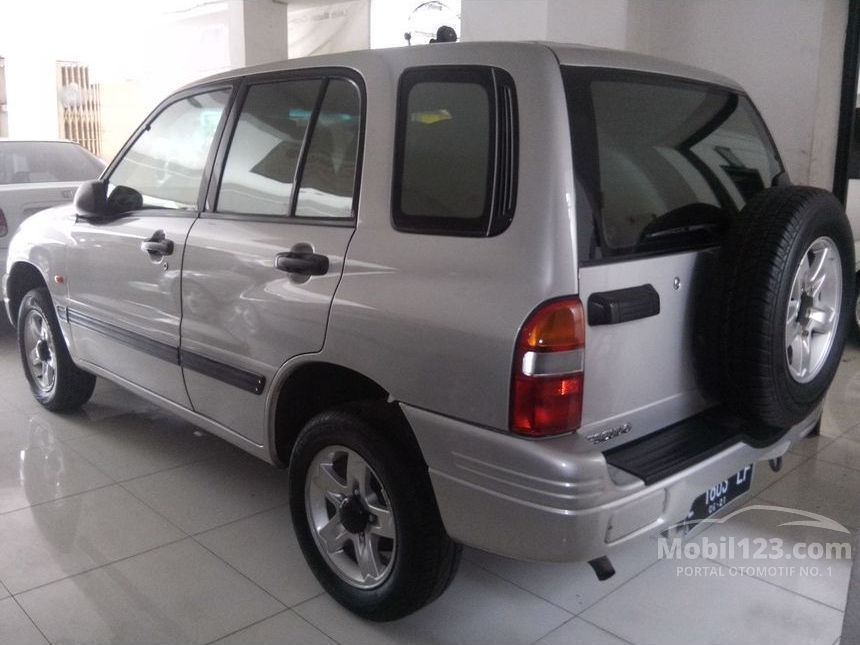 Jual Mobil Suzuki Escudo 2005 SQ 1.6 di Jawa Timur Manual Jual Mobil Suzuki Escudo 2005 SQ 1.6 di Jawa Timur Manual