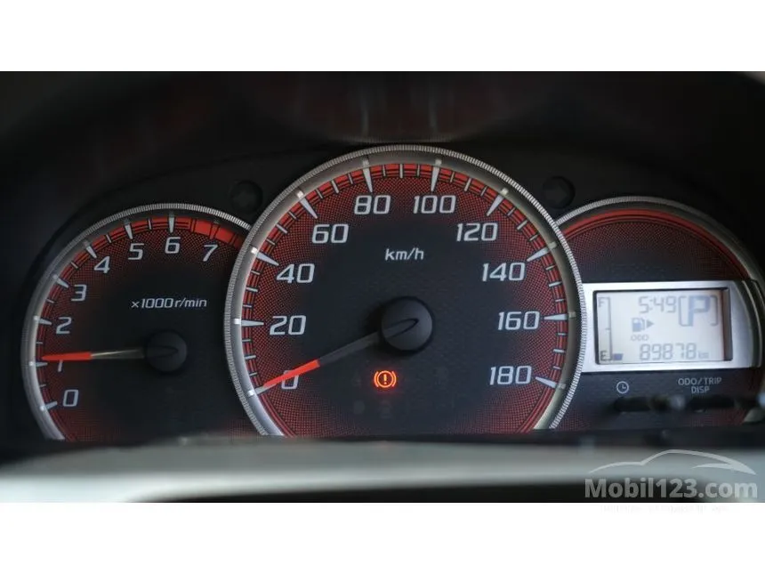 2013 Toyota Avanza Veloz MPV