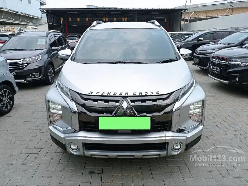 Jual Mobil Mitsubishi Xpander 2021 CROSS Premium Package 1.5 di Banten Automatic Wagon Silver Rp 239.000.000