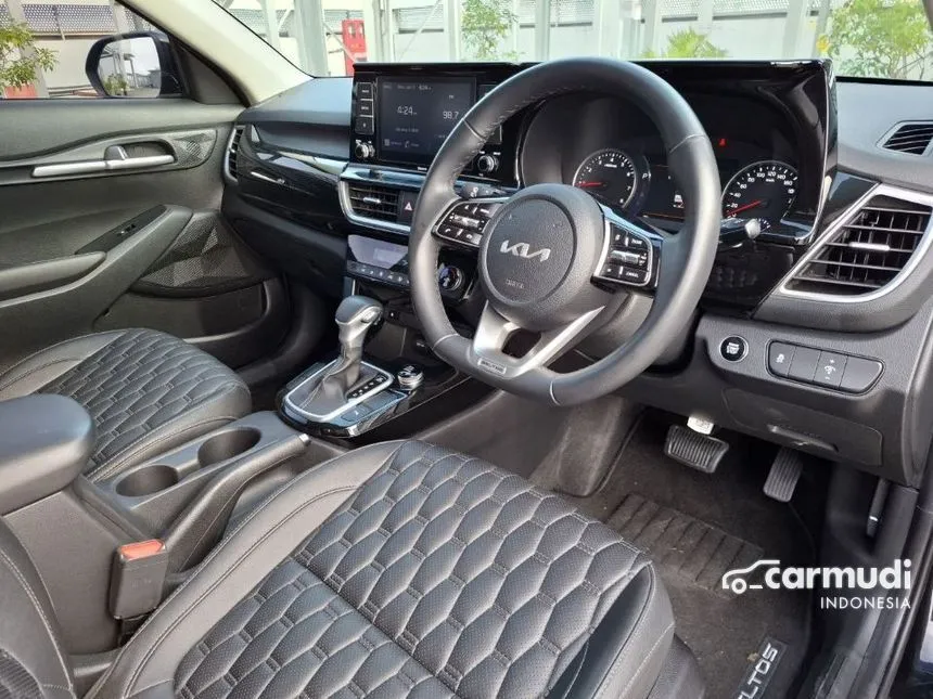 2022 KIA Seltos EX+ SUV