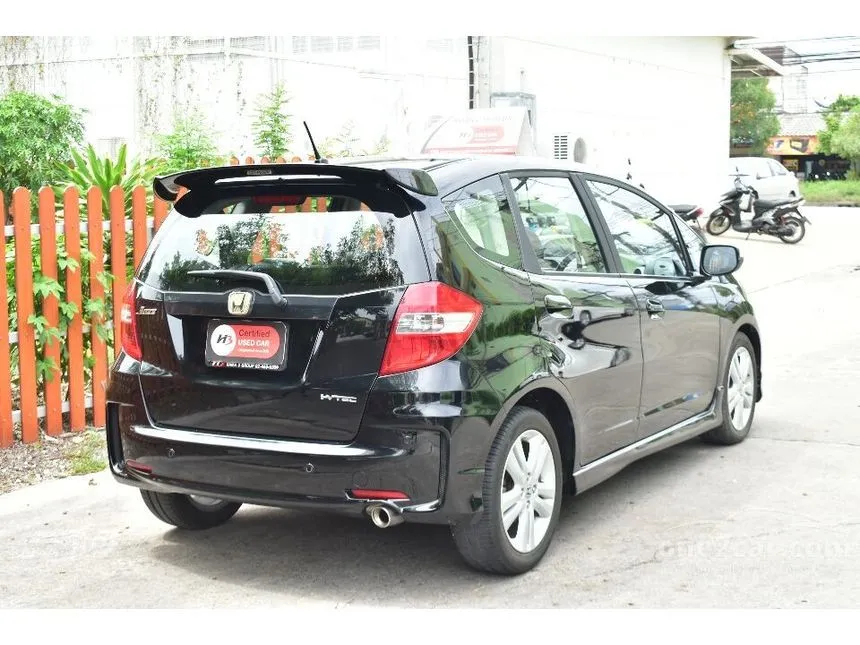 2011 Honda Jazz SV i-VTEC Hatchback