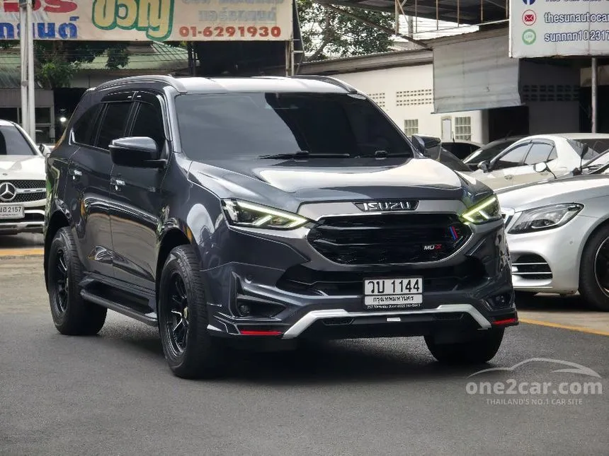 2022 Isuzu MU-X Ultimate SUV