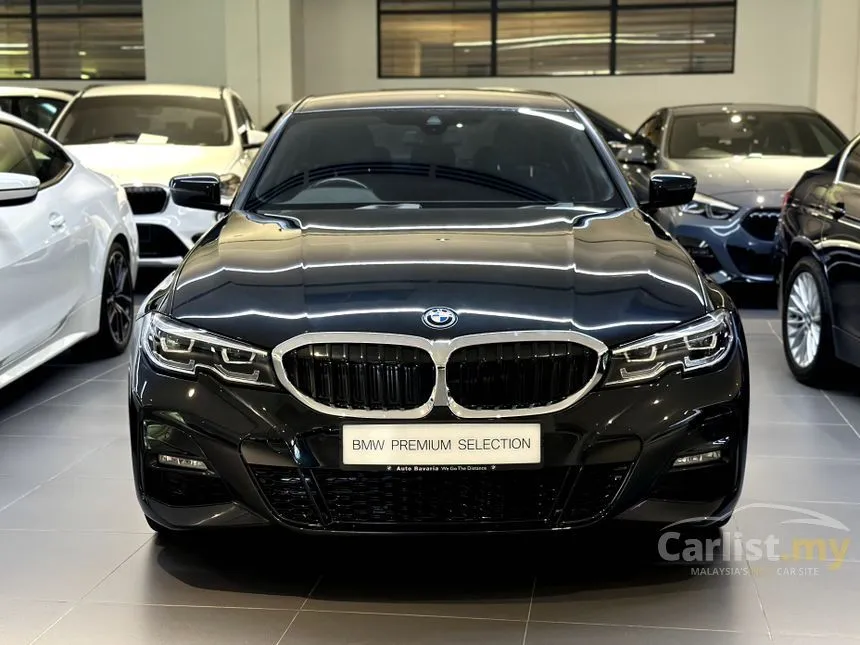 2022 BMW 330e M Sport Sedan