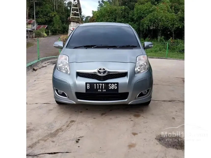 Jual Mobil Toyota Yaris 2011 E 1.5 di Sumatera Barat Manual Hatchback Abu
