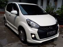Daihatsu Sirion 1.3 D FMC DELUXE Hatchback Manual Tahun 2015 White Top Condition, KM Asli Low