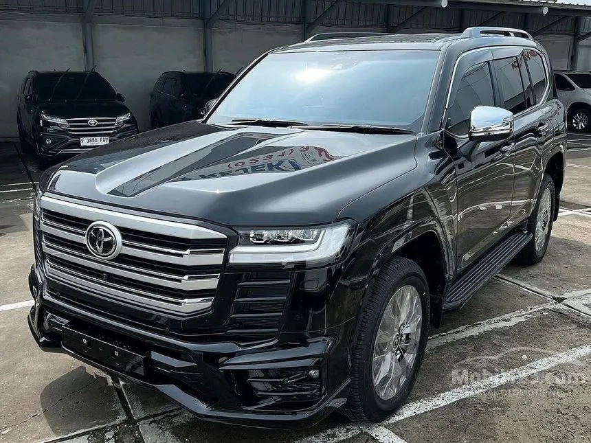 Jual Mobil Toyota Land Cruiser 2024 VX