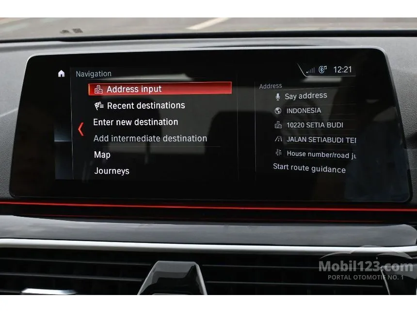 2019 BMW 520i Luxury Sedan