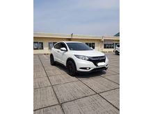 2017 Honda HR-V 1.5 E SUV putih facelift layar floating pajak panjang service record