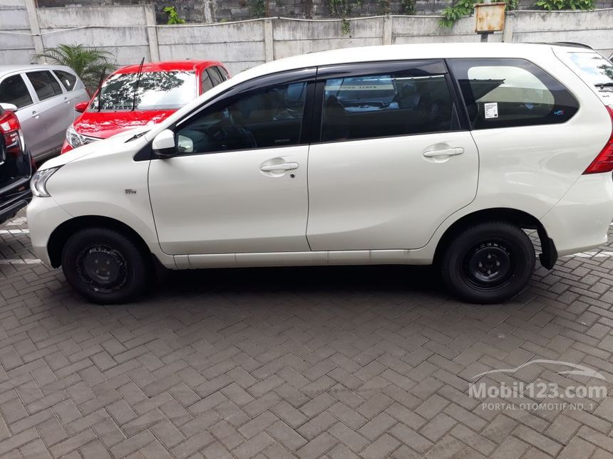  Jual  Beli Mobil  Avanza Bekas  Karawang