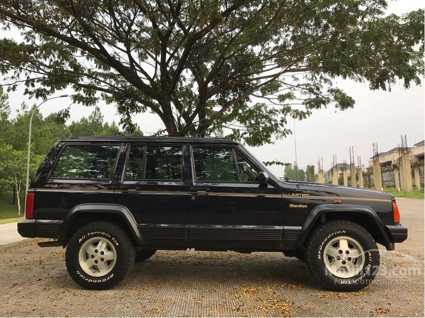 1995 Jeep Cherokee SUV Offroad 4WD