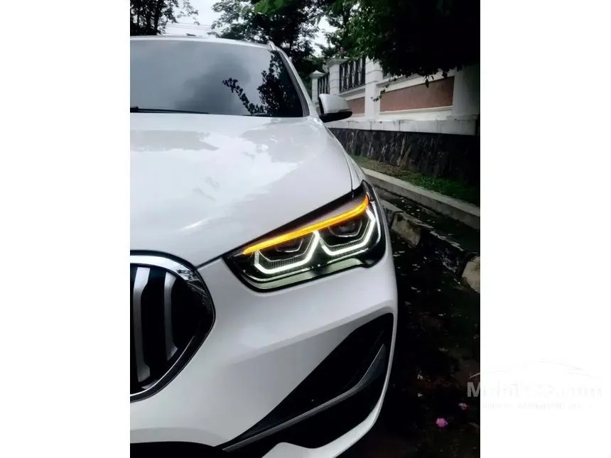 Jual Mobil BMW X1 2021 sDrive18i xLine 1.5 di Jawa Timur Automatic SUV Putih Rp 710.000.000
