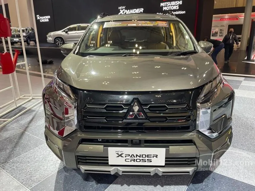 Jual Mobil Mitsubishi Xpander 2024 CROSS Premium Package 1.5 di Banten Automatic Wagon Abu