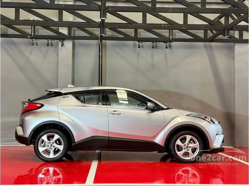 2019 Toyota C-HR Mid SUV