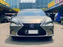 2022 Lexus ES 300h 2.5 Ultra Luxury Sedan
