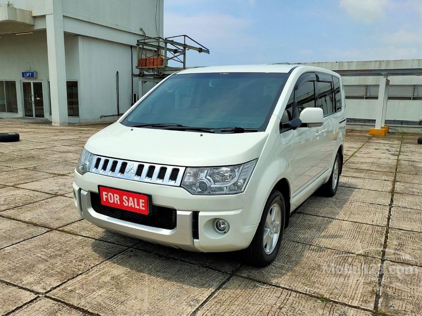 Mitsubishi delica 2014