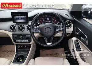 2017 Mercedes-Benz CLA200 1.6 Urban Sedan
