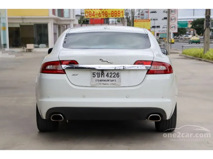 2011 Jaguar XF Premium Luxury Sedan