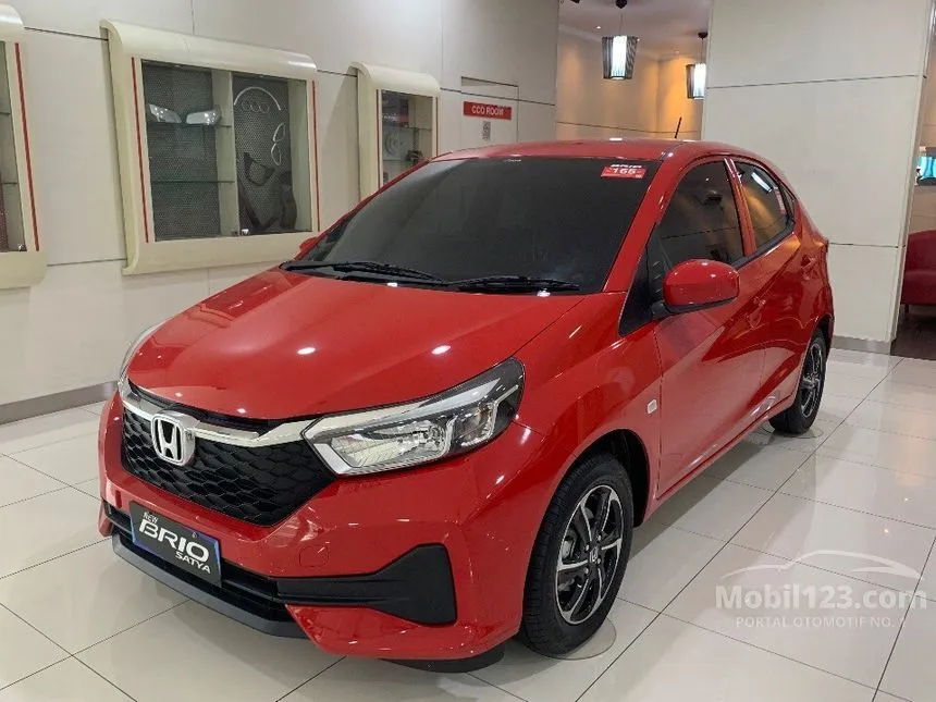 Jual Mobil Honda Brio 2024 E Satya 1.2 di Jawa Timur Automatic Hatchback Merah Rp 198.300.000