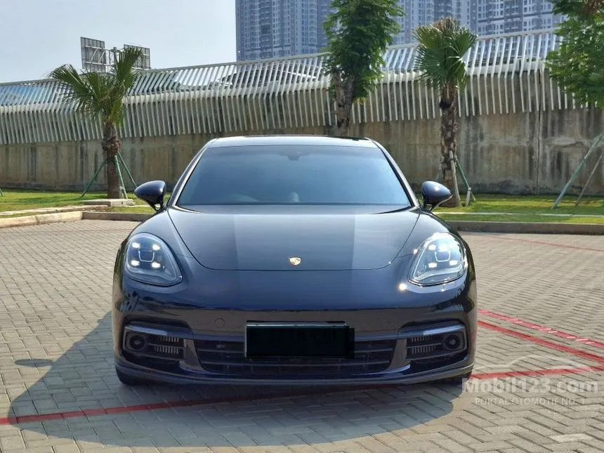 2017 Porsche Panamera 4S Hatchback