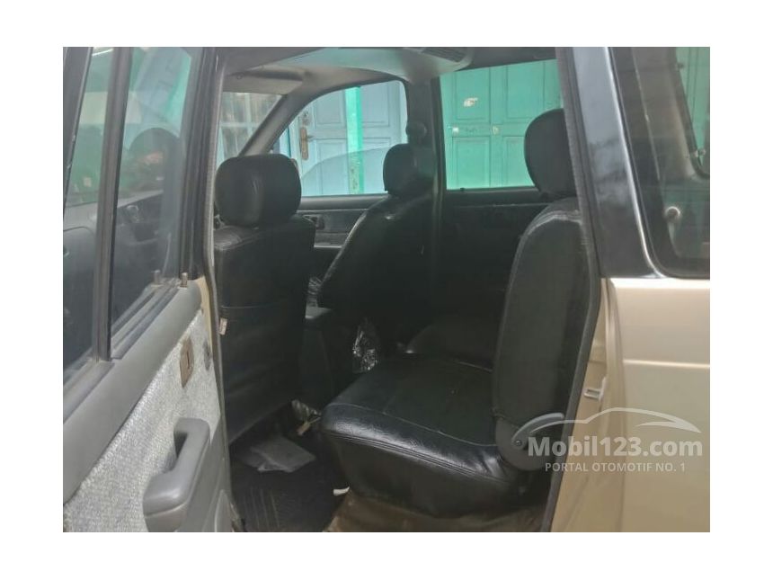 2001 Toyota Kijang Minibus GL Long (LGX) MPV