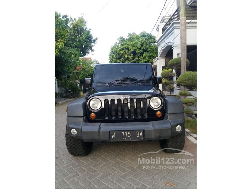 Jual Mobil  Jeep  Wrangler 2013 Sport  CRD Unlimited 2 8 di 