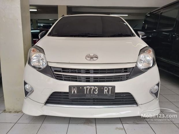 Toyota Agya G Mobil bekas  dijual di  Jawa timur  Indonesia 
