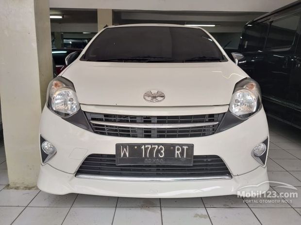 Toyota Agya G Mobil bekas  dijual  di  Jawa  timur  Indonesia 