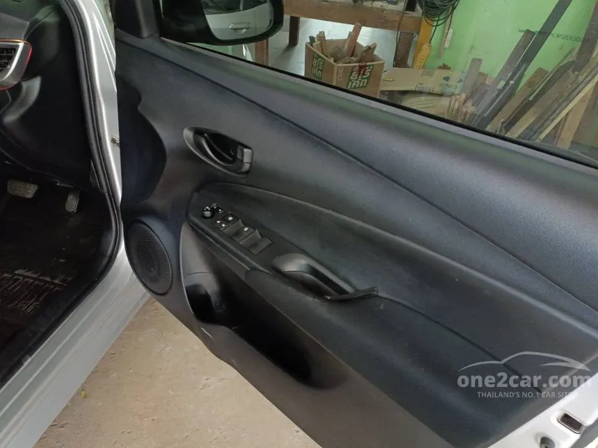 2018 Toyota YARIS E Hatchback