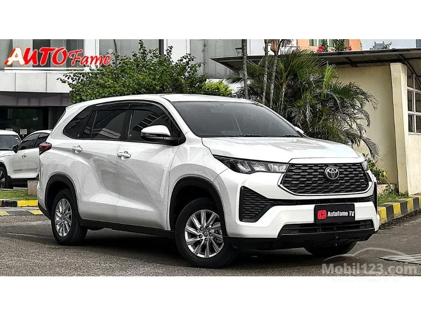 Jual Mobil Toyota Kijang Innova Zenix 2024 G HV (Non Premium Color) 2.0 di DKI Jakarta Automatic MPV Putih Rp 385.000.000
