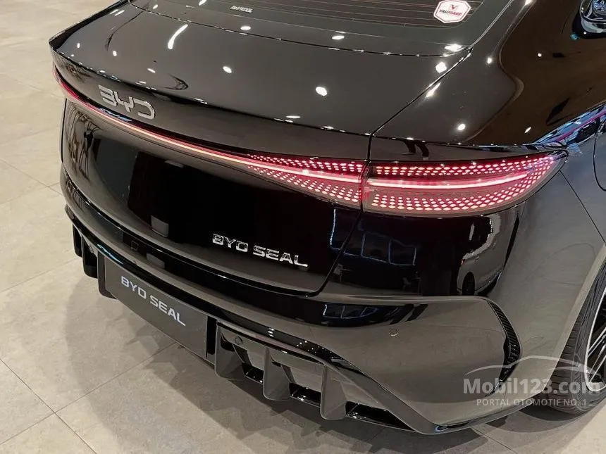 2026 BYD Seal Premium Extended Range Sedan
