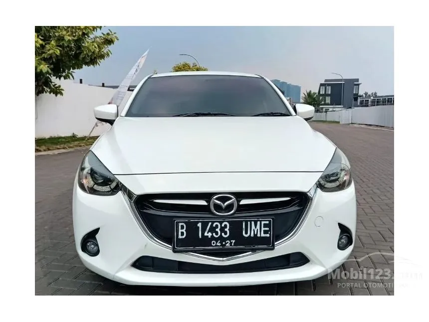 Jual Mobil Mazda 2 2015 R 1.5 di Banten Automatic Hatchback Putih Rp 164.900.000