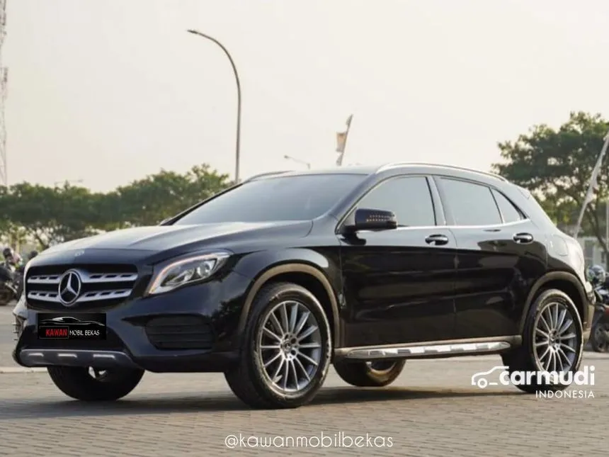2020 Mercedes-Benz GLA200 AMG Line SUV