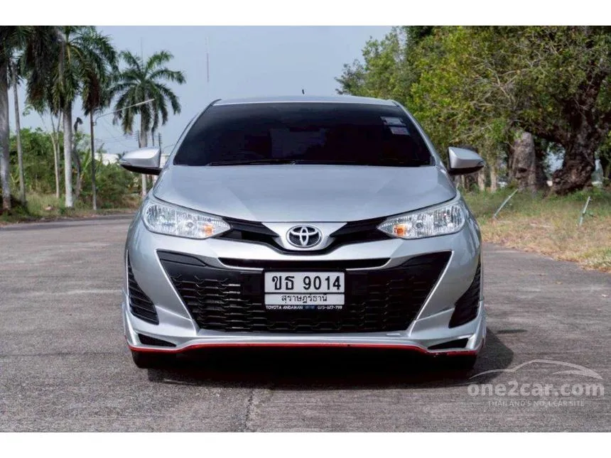 2019 Toyota YARIS E Hatchback