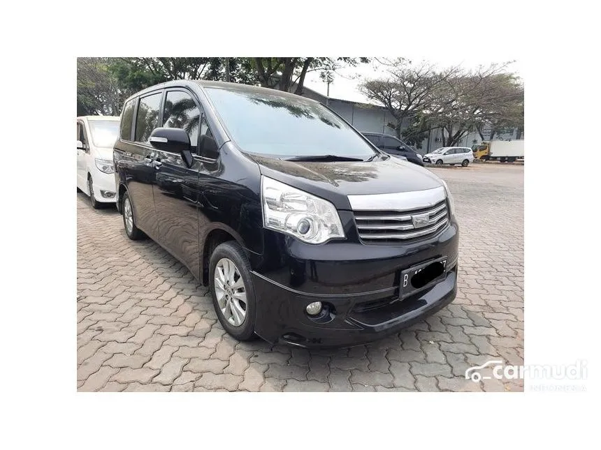 2015 Toyota NAV1 V Limited MPV