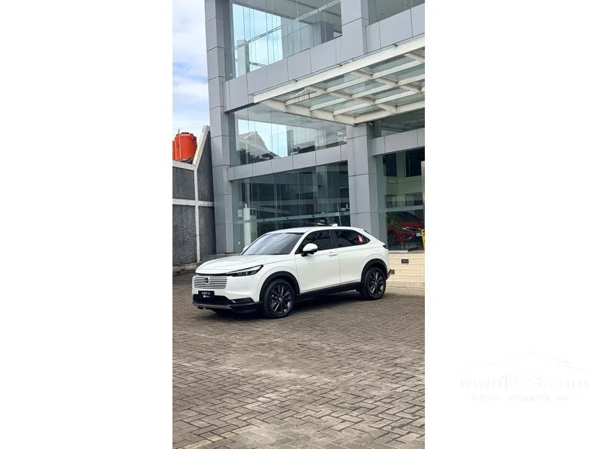 2025 Honda HR-V e:HEV SUV
