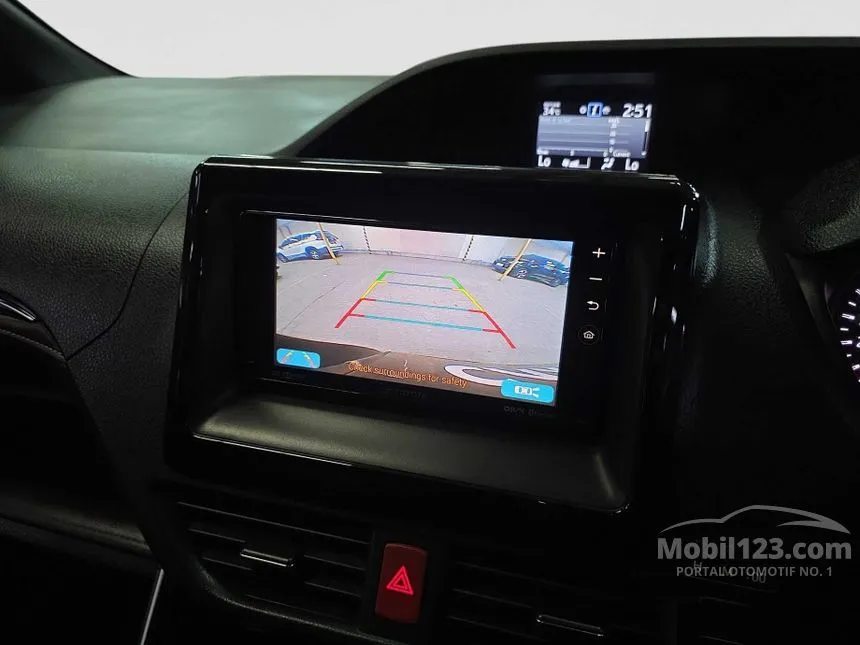 2018 Toyota Voxy MPV