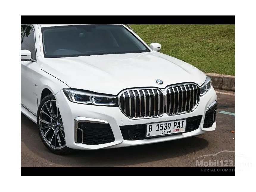 Jual Mobil BMW 730Li 2017 2.0 di Banten Automatic Sedan Putih Rp 750.000.000