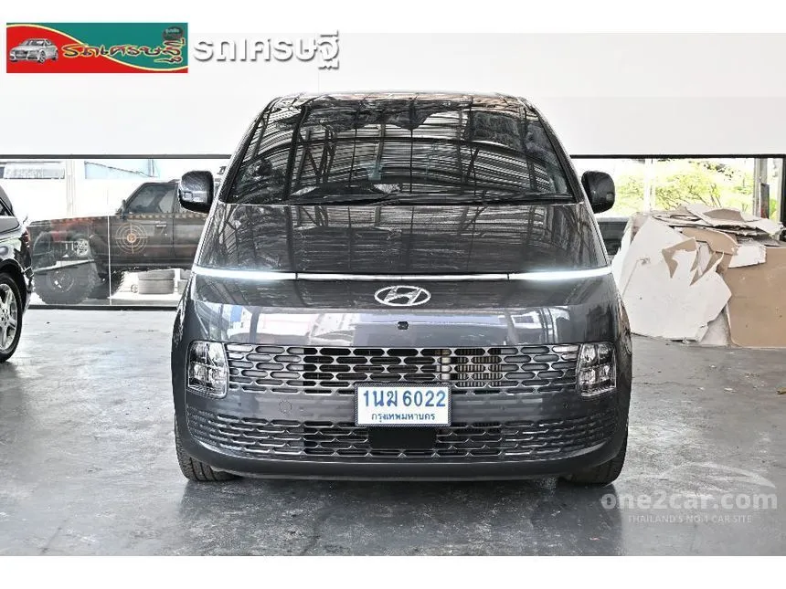 2021 Hyundai Staria SEL Van