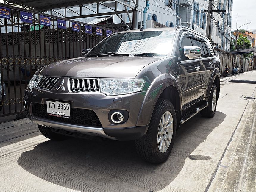 Mitsubishi pajero sport 2013