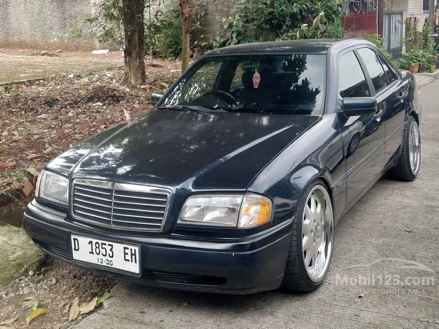 1997 Mercedes-Benz C230 Classic Sedan