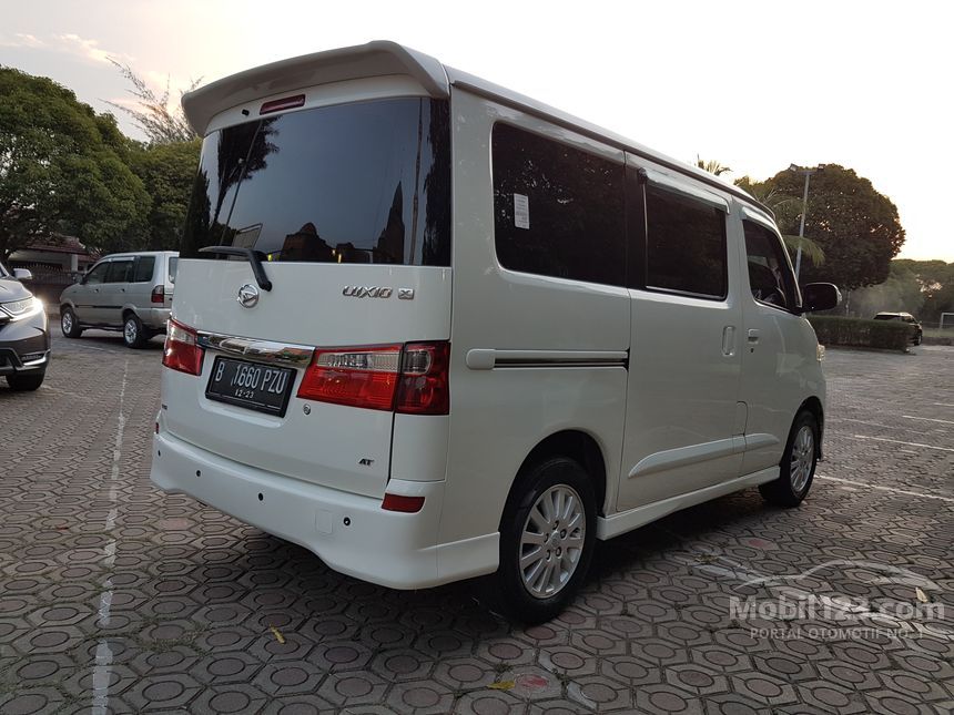  Jual  Mobil  Daihatsu Luxio  2013 X 1 5 di DKI Jakarta 