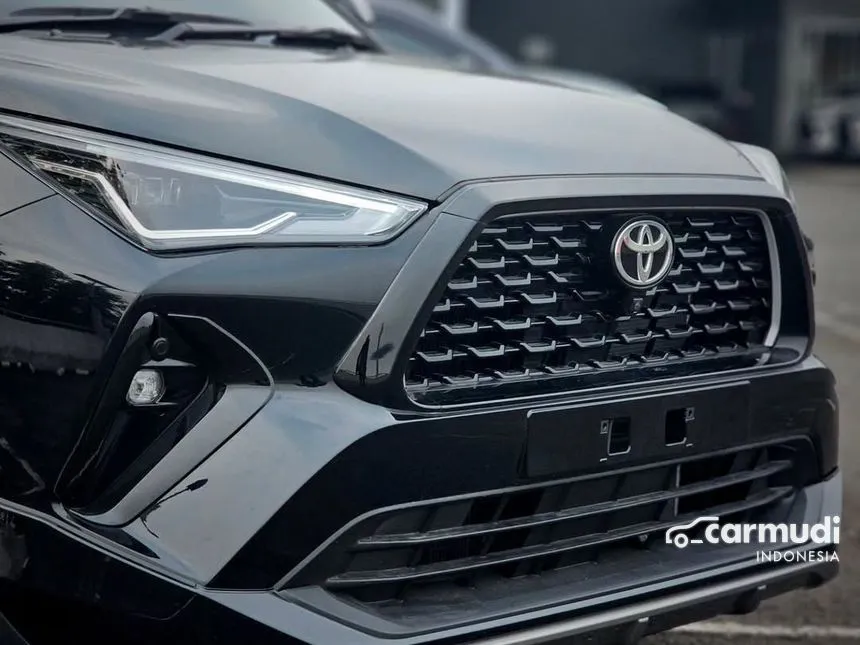 2025 Toyota Yaris Cross S HV with GR Parts Aero Pkg SUV