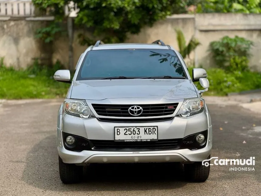 2013 Toyota Fortuner G LUX TRD 4X2 SUV