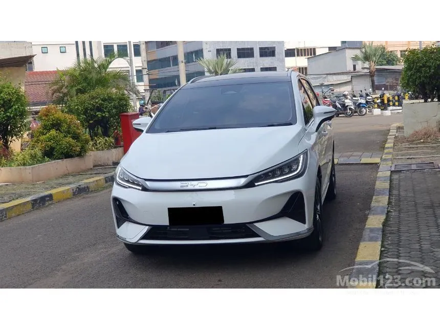 2025 BYD M6 Superior Captain 6 Seater MPV